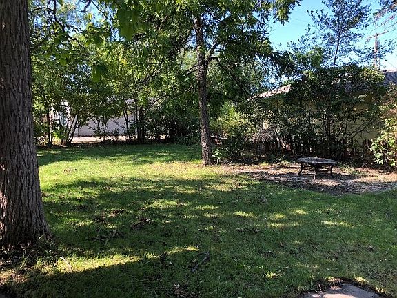 3rd image of 608 Avenue F