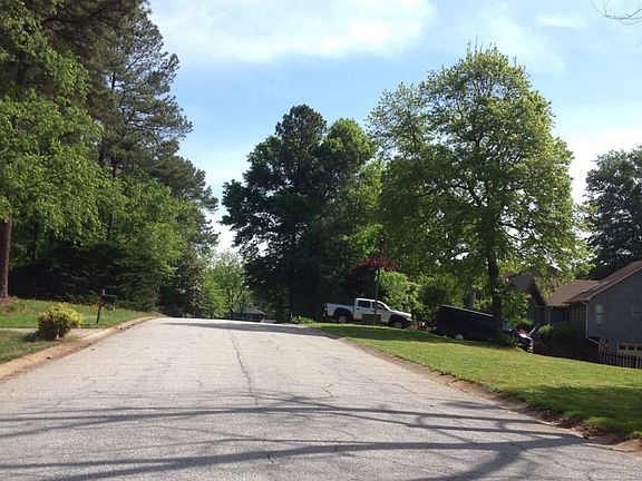 4th image of 2654 Peachtree Pl