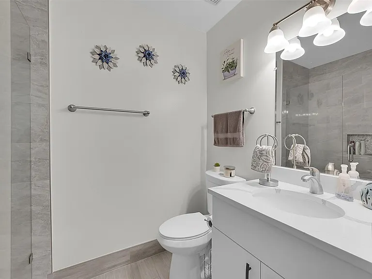 5133 Brisata Cir #P — Photo 22