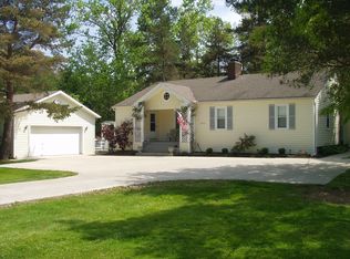 8050 Euclid Chardon Rd, Kirtland, OH 44094