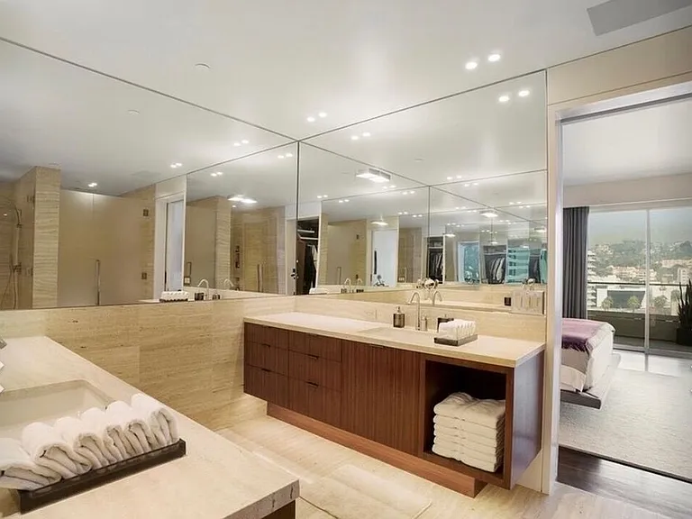 6250 Hollywood Blvd #14D — Photo 8