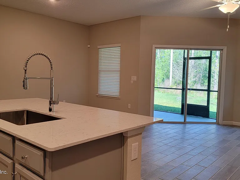 12870 Josslyn Ln — Photo 3