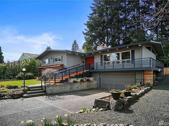 Another look at the front of the home.