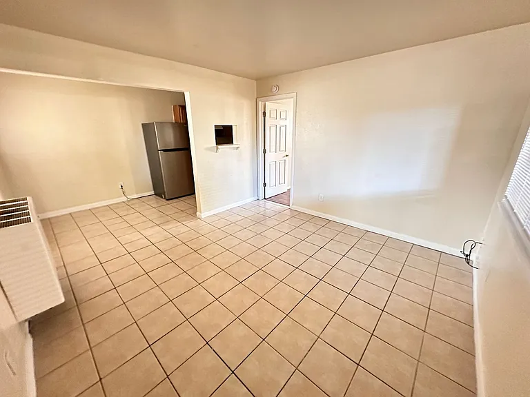 501 Texas Street NE — Photo 4