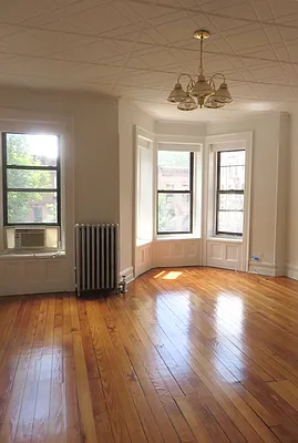 Rented by Space Real Estate | media 19