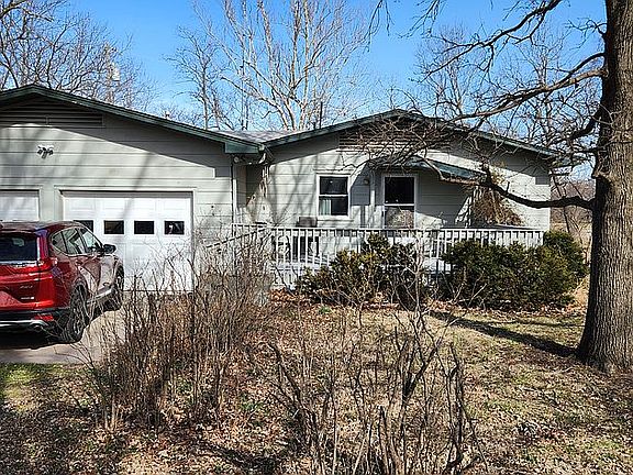 5th image of 302 N Dane Rd