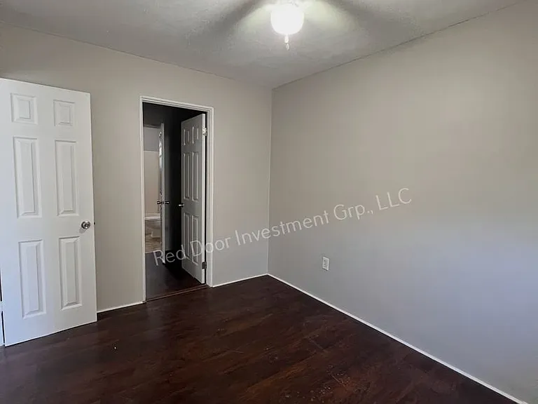 Riverside Apartments - Minutes to the River - Multiple Units Available — Photo 42