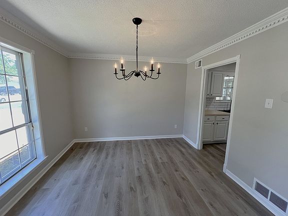 4th image of 1992 Cranberry Dr