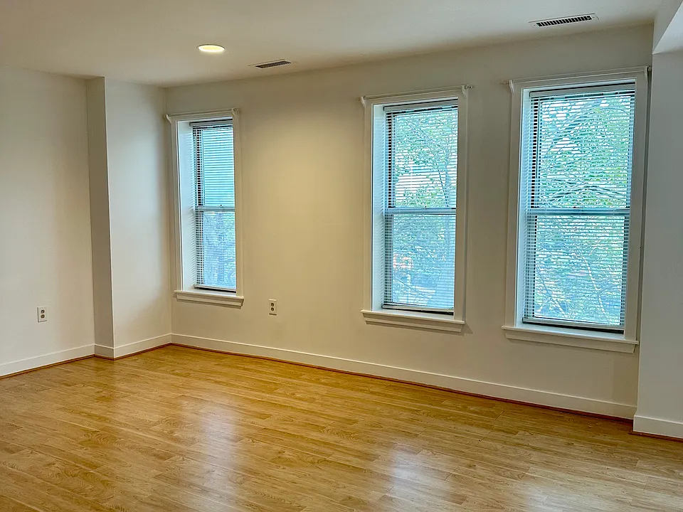 2 Chestnut St #22