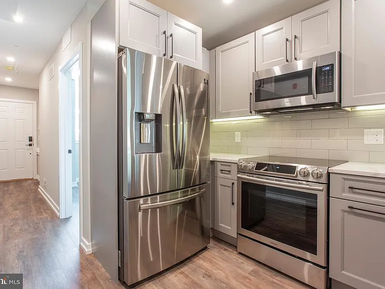 1619 Bainbridge St #1 — Photo 5