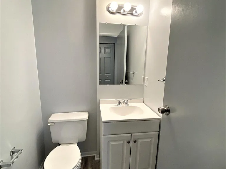 611 Brown Ave #208 — Photo 12