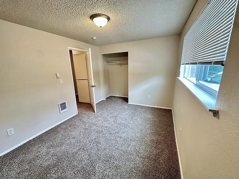 Riverside Manor — Photo 127