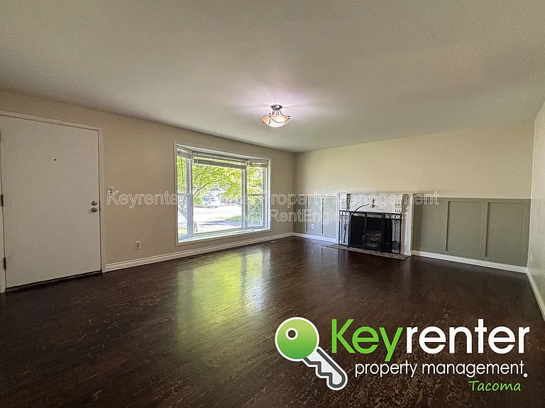 6818 87th St SW — Photo 2