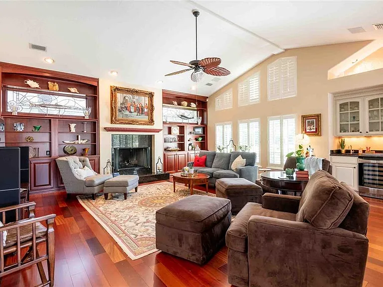 6605 Stonington Dr N — Photo 29