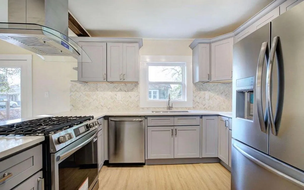 3 bed, 2.0 bath, 1468 sqft, $1,800 — Photo 2