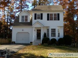 10145 Grand Oaks Dr, Henrico, VA 23233