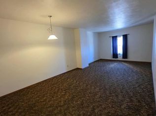 826 Pittsburgh St, Springdale, PA 15144