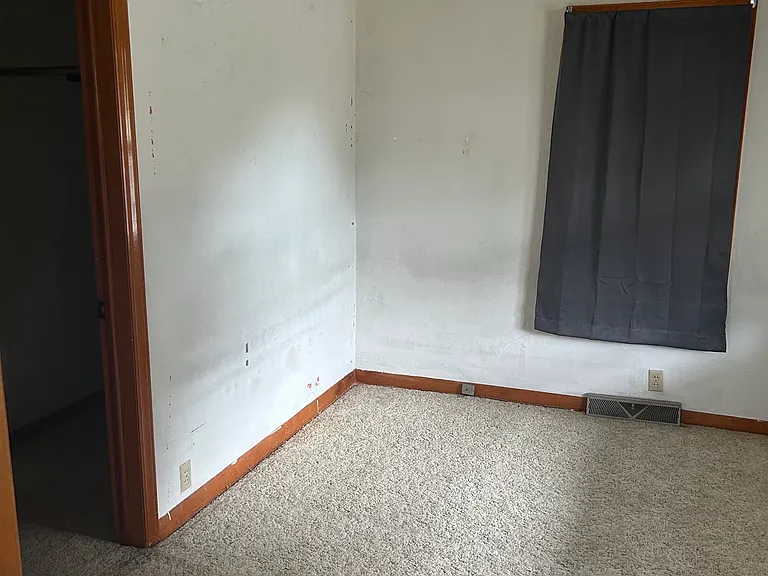 307 N Pine St — Photo 10