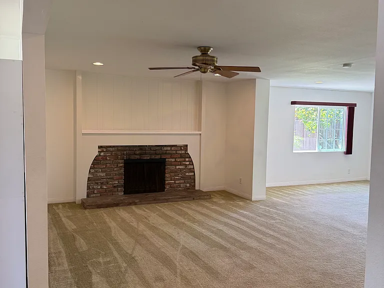 891 Rosewood Ave — Photo 17