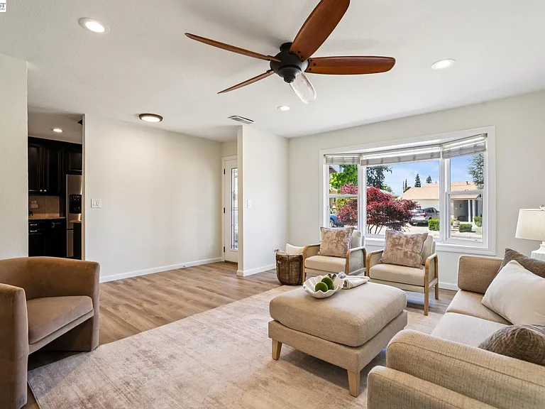 201 Ramon Pl — Photo 11