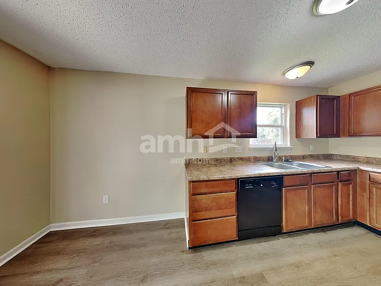 8039 Red Barn Ct — Photo 3