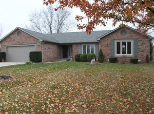 2932 S Sunrise Dr, New Palestine, IN 46163