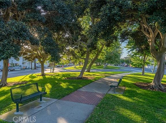 2nd image of 209 15th St