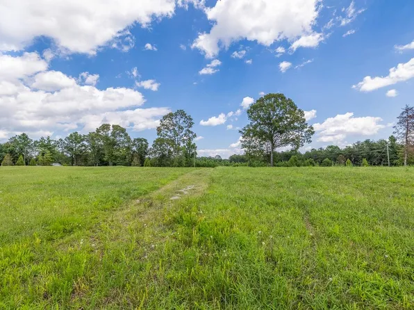 1095 Swofford Dr, Cowpens, SC 29330