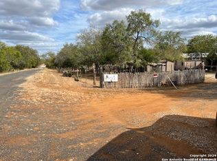 326 W PR 324, Jourdanton, TX 78026