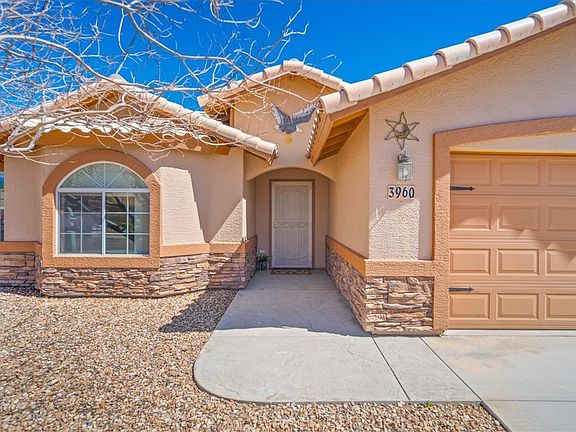 3rd image of 3960 N Diamond Drive