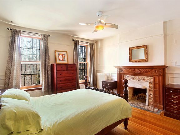 4th image of 309 6th Ave APT 4