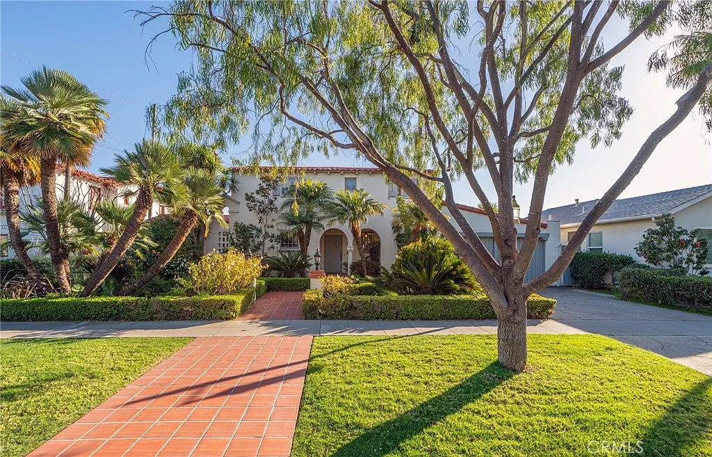 5 bed, 3.5 bath, 2800 sqft, $11,500 — Photo 3