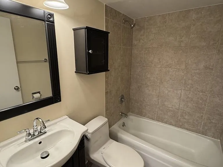 205 W Miner St #407 — Photo 9