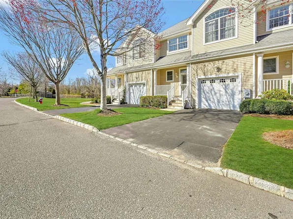 82 Brianna Drive #82, East Setauket, NY 11733