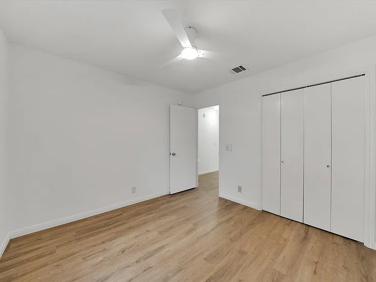 1707 Primrose Ln — Photo 21