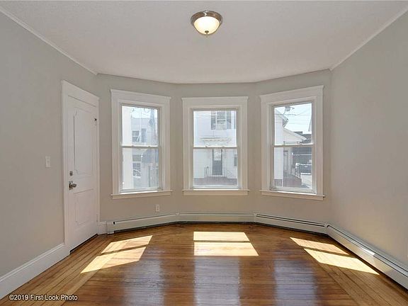 5th image of 179 Valley St Floor 3