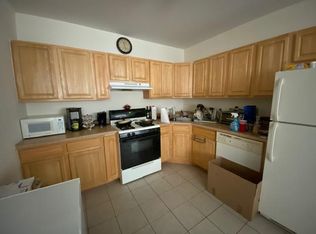 51 W Hoffman Ave, Lindenhurst, NY 11757