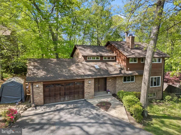 9220 Beech Hill Dr, Bethesda, MD 20817