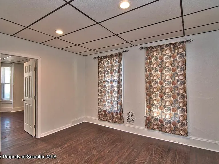 1418 Capouse Ave — Photo 8