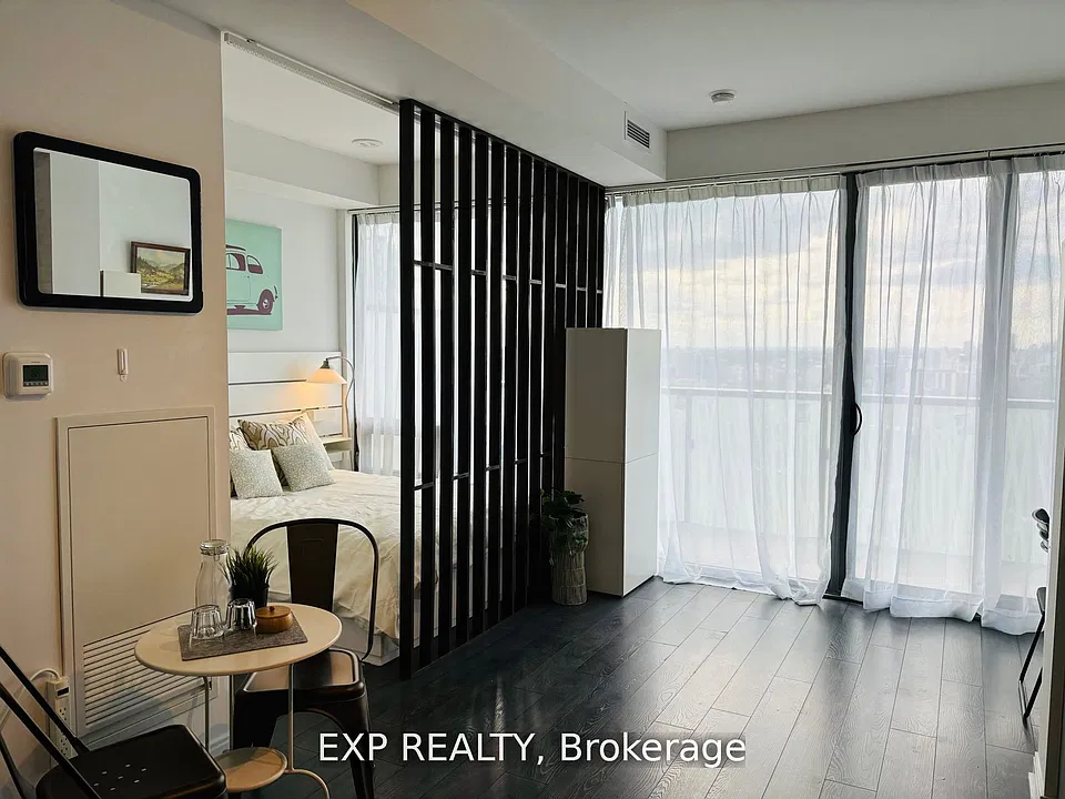 50 Charles St E #4410