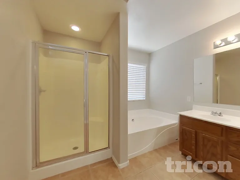 43714 W Cale Dr — Photo 11