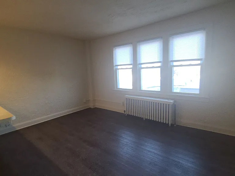 100 Academy Ave — Photo 9