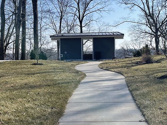 3rd image of 819 Shady Bluff Trl Lot 1