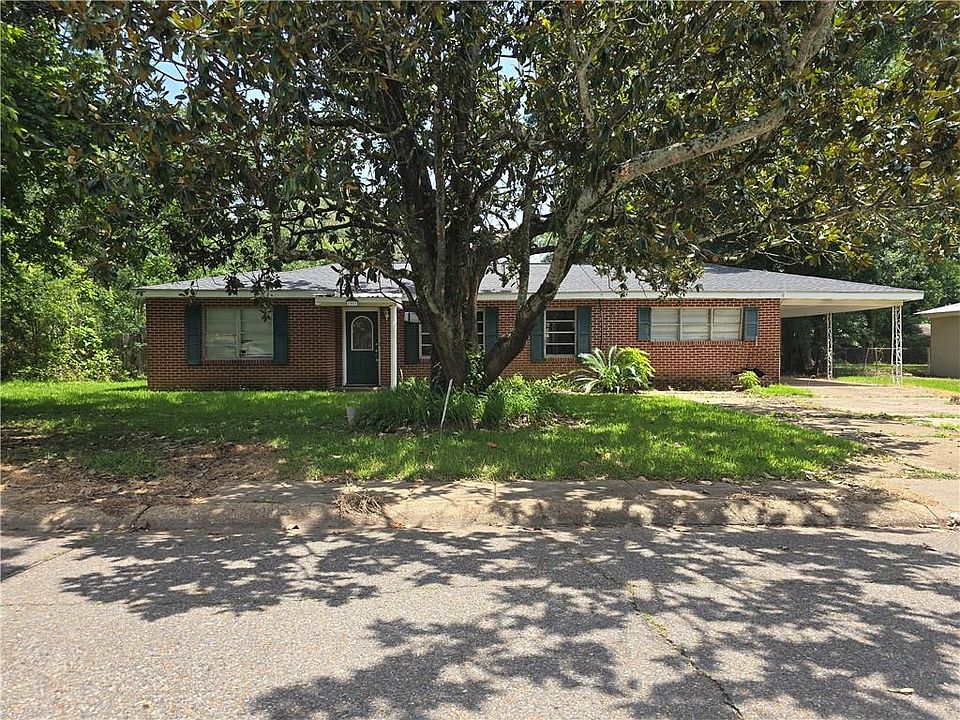 1st image of 1903 Clover Ln
