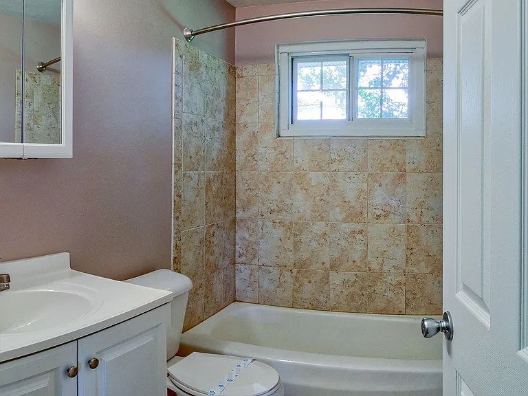 Westbrooke Commons Apartments and Townhomes — Photo 36