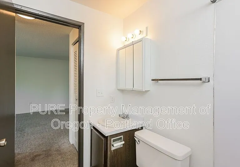 Parkway Garden — Photo 129