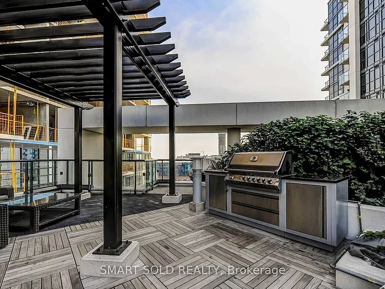 400 Adelaide St E #2310 — Photo 4