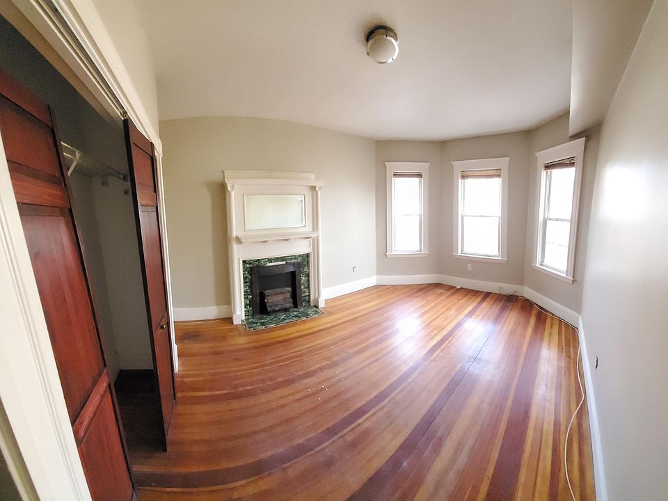 2nd image of 17 Chelmsford St #2V