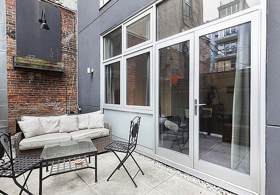 4th image of 390 Lorimer St APT 1D