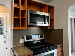 925 N 163rd St #A, Seattle, WA 98133